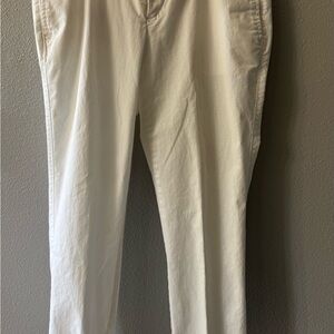 GAP Women's White Ankle-Length Cropped Khaki Pants